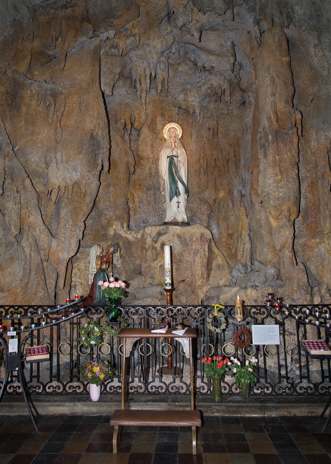 Lourdesgrotte in der Marktkirche Obernzell
