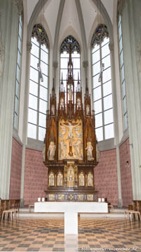 Gerhard Willhalm – Heilig-Kreuz-Kirche - Hauptaltar