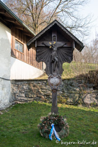 Gedenkkreuz für die Oper der Bauernschalcht