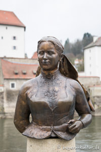 Gerhard Willhalm – Büste der Emerenz Meier