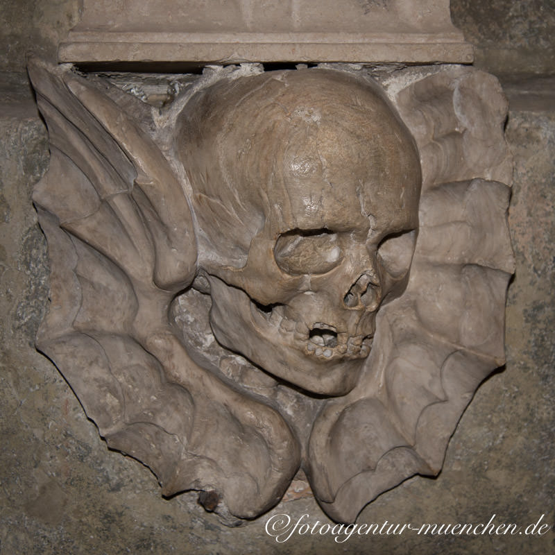 Geflügelter Totenkopf