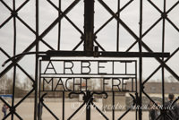 Eingangstor des KZ-Dachaus - Arbeit macht frei