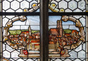 Neues Rathaus - Glasfenter mit Stadtpanorama – Foto aus München