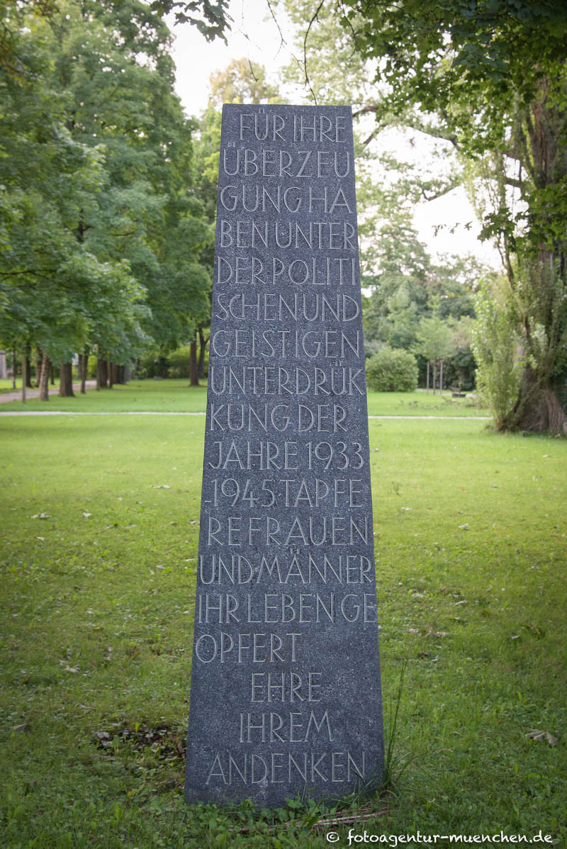 Gedenkstele - Widerstandskämpfer
