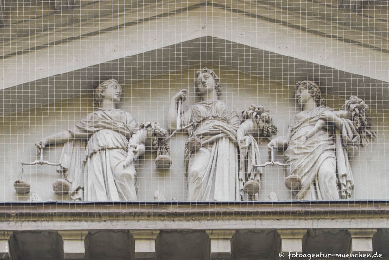 Neue Münze - Giebel – Denkmal/Kunstwerk in München
