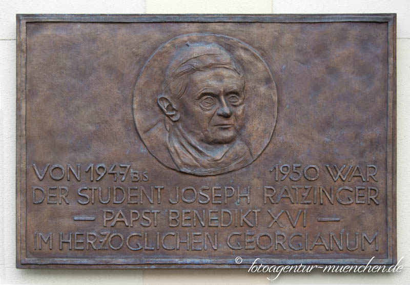Papst Benedikt XVI. – Denkmal/Kunstwerk in München