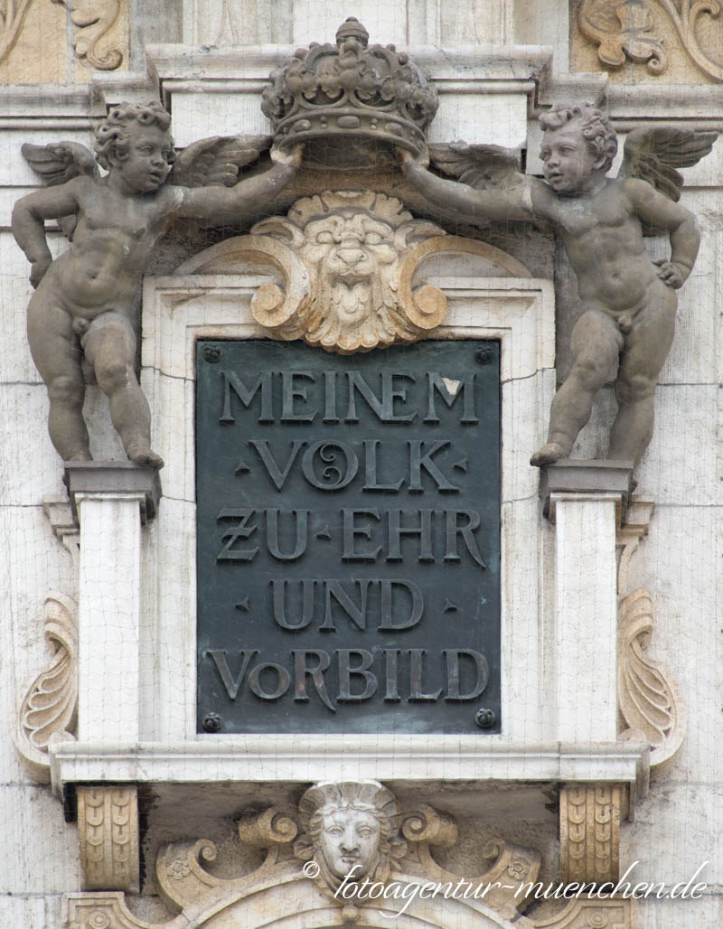 Inschrift – Denkmal/Kunstwerk in München