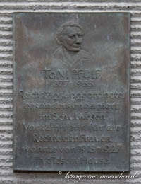 Gedenktafel - Toni Pfülf – Foto aus München