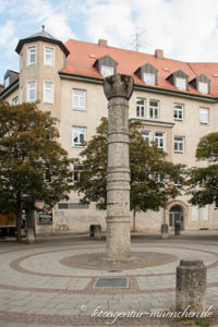 Karl-Albrecht-Säule – Foto aus München