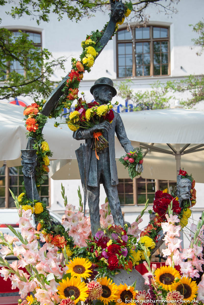 Karl-Valentin-Brunnen – Denkmal/Kunstwerk in München