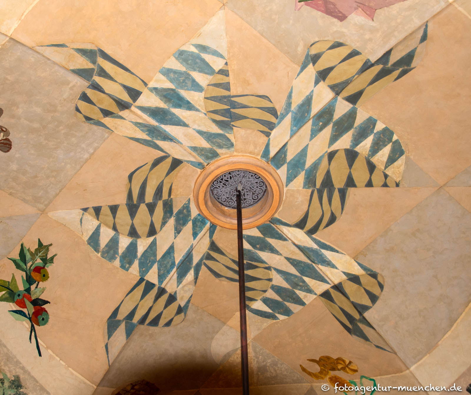 Hofbräuhaus- Hakenkreuzfahne – Denkmal/Kunstwerk in München