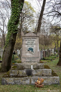 Grab - Kriegerdenkmal – Foto aus München