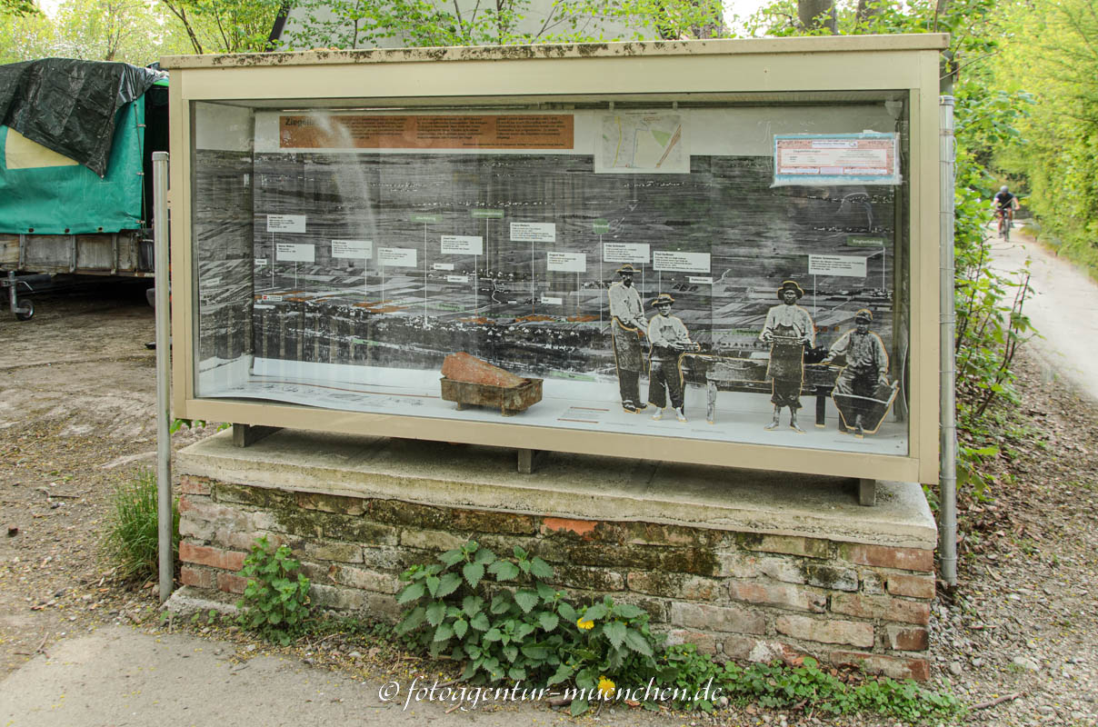 Infotafel - Ziegelland – Denkmal/Kunstwerk in München