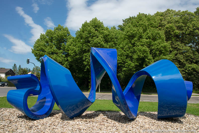 Die blaue Spirale – Denkmal/Kunstwerk in München