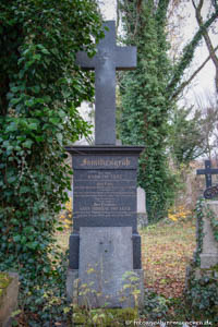 Gerhard Willhalm – Grab - Johann Freiherr von Lutz
