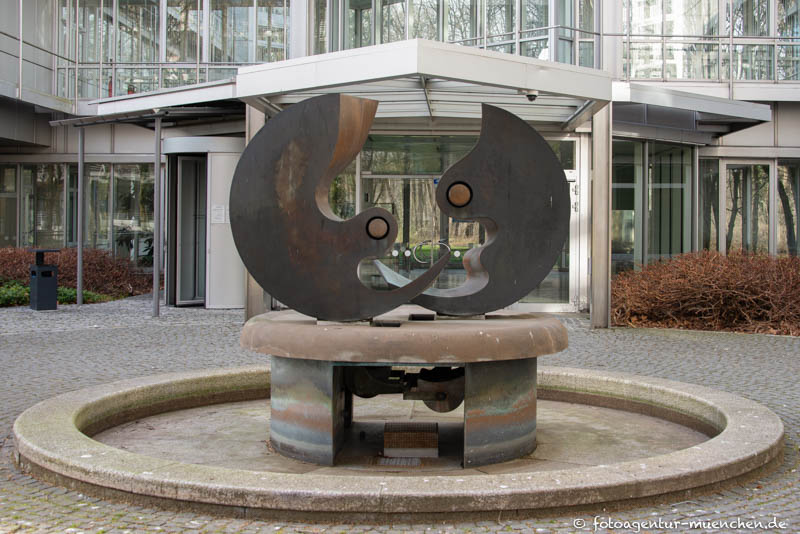 Ying-Yang-Brunnen – Denkmal/Kunstwerk in München