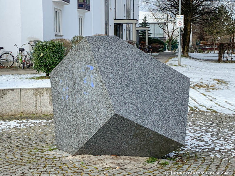 Prisma – Denkmal/Kunstwerk in München