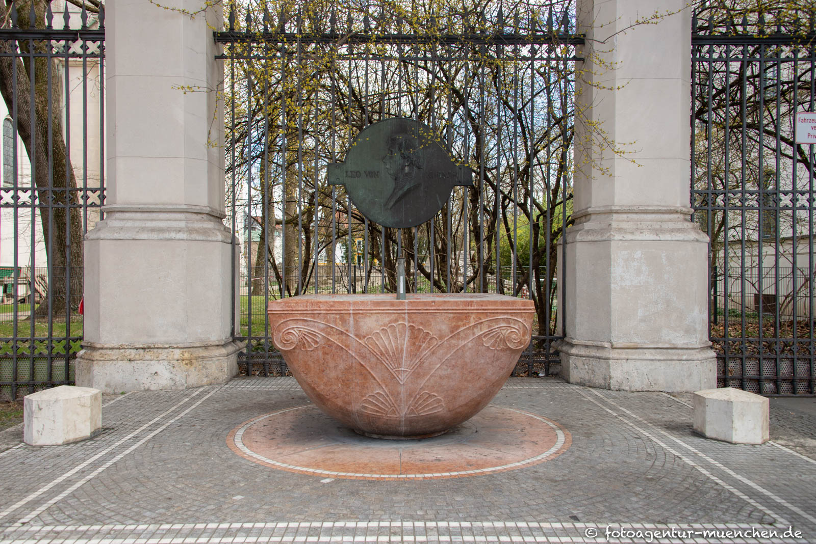 Leo-von-Klenze-Brunnen