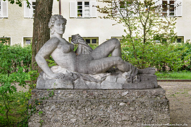 Der Abend – Denkmal/Kunstwerk in München