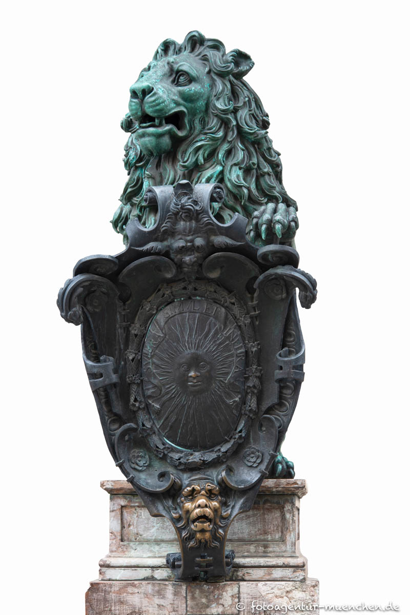 Portal-Löwe 2 - Justitia – Denkmal/Kunstwerk in München