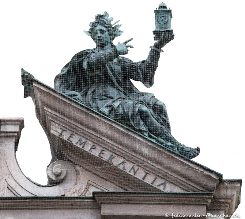 Liegefigur - Temperantia – Denkmal/Kunstwerk in München