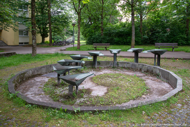 Wasser-Xylophon – Denkmal/Kunstwerk in München