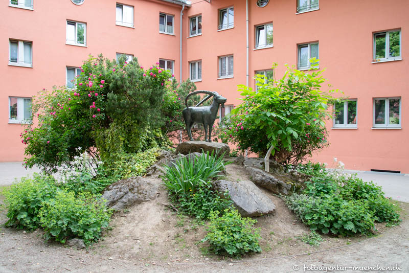 Steinbock – Denkmal/Kunstwerk in München