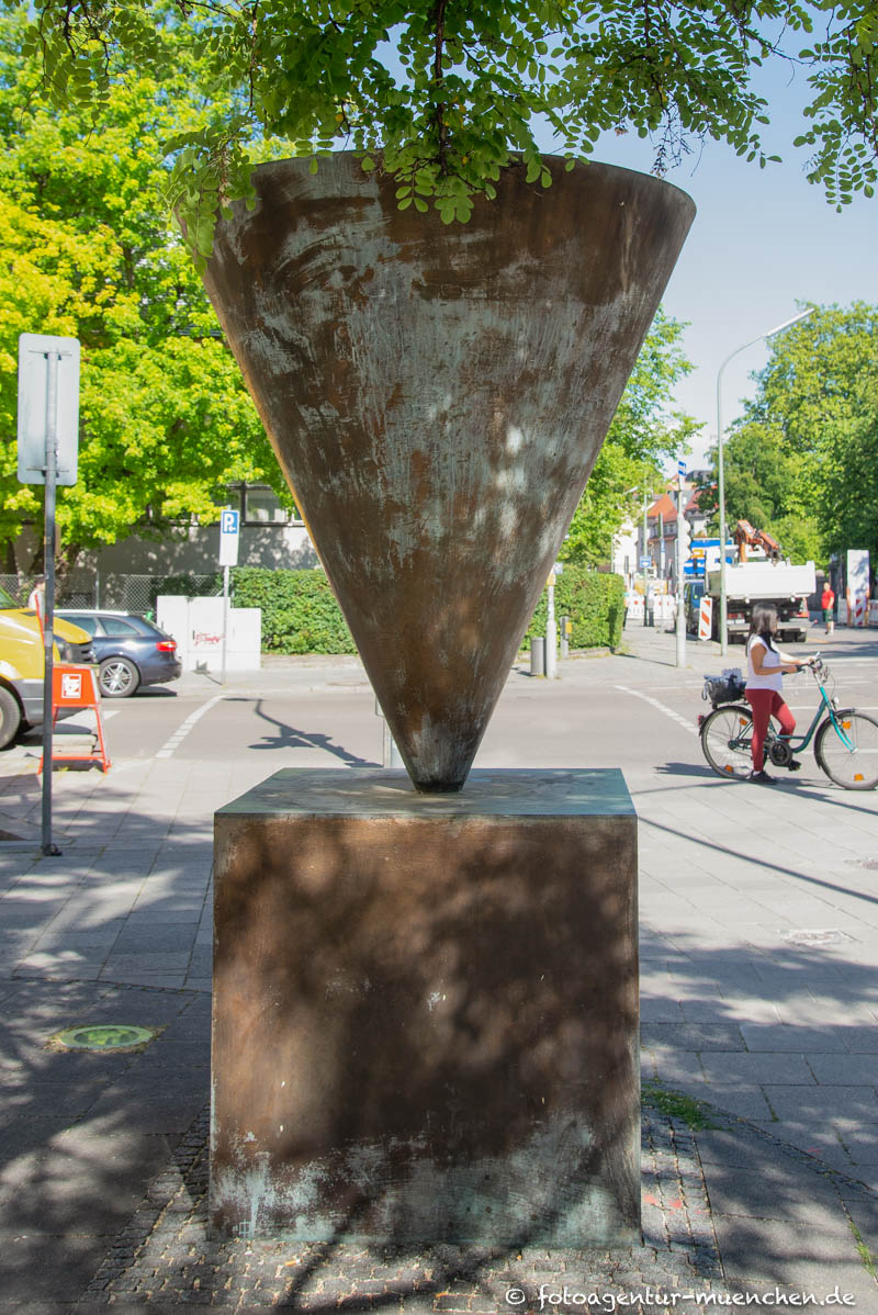 Begegnung – Denkmal/Kunstwerk in München