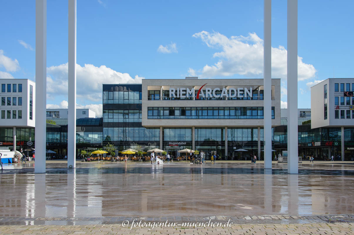 Brunnen am Willy-Brand-Platz – Denkmal/Kunstwerk in München