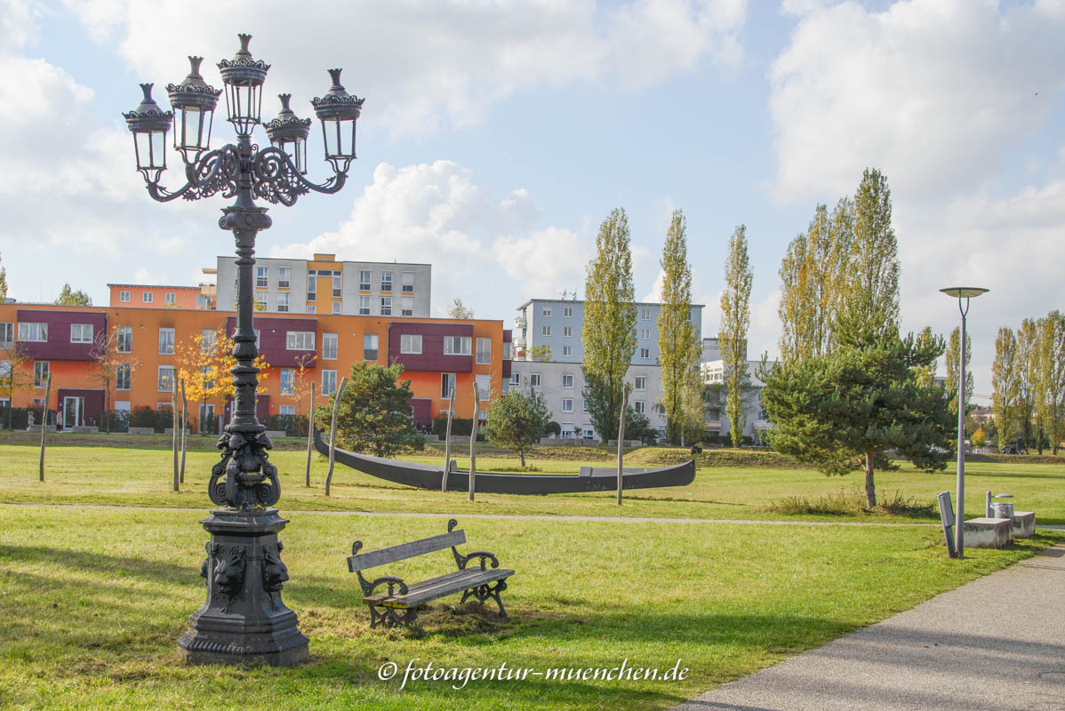 Venedig, ALITTLEMORELOVE – Denkmal/Kunstwerk in München
