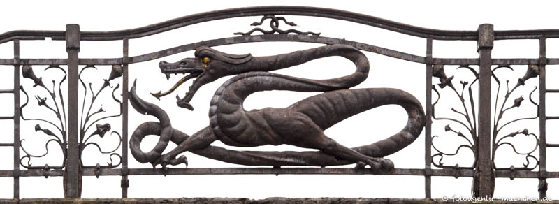 Drache  - Bahnüberführung Lindwurmstraße