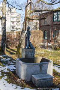  - Brunnen