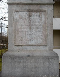 Obelisk in ehemaliger Maximilian-II-Kaserne – Foto aus München