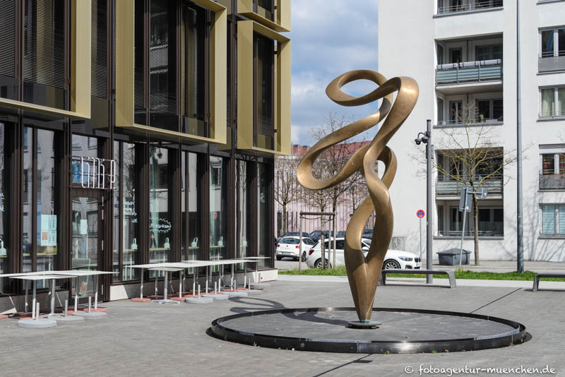 Ballerina Divina – Denkmal/Kunstwerk in München