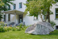 Findling vor dem Geowissenschaftliches Institut – Foto aus München