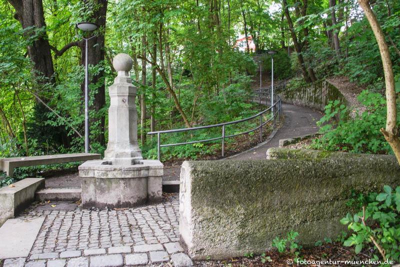 Zierbrunnen