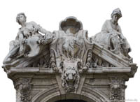 Justizpalast - Figur – Foto aus München