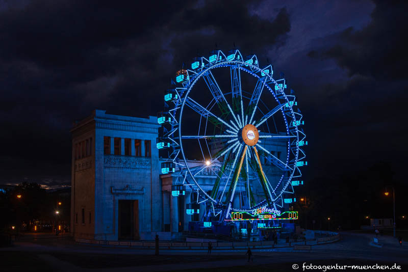Propyläen mit Riesenrad