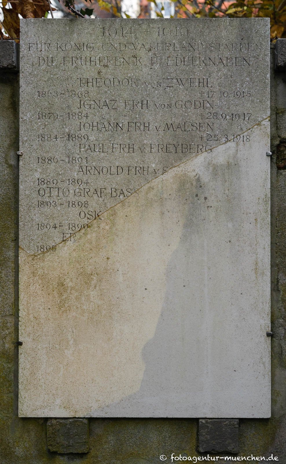 Kriegerdenkmal - Edelknaben