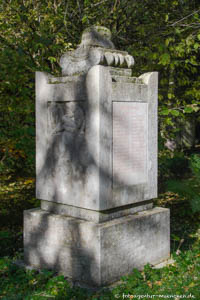 Gerhard Willhalm – Kriegerdenkmal - Studentenverbindung Apollo