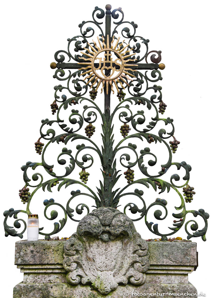 Schmiedeisenkreuz - Waldfriedhof