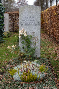 Grab - Marie-Luuise Schultze-Jahn – Foto aus München