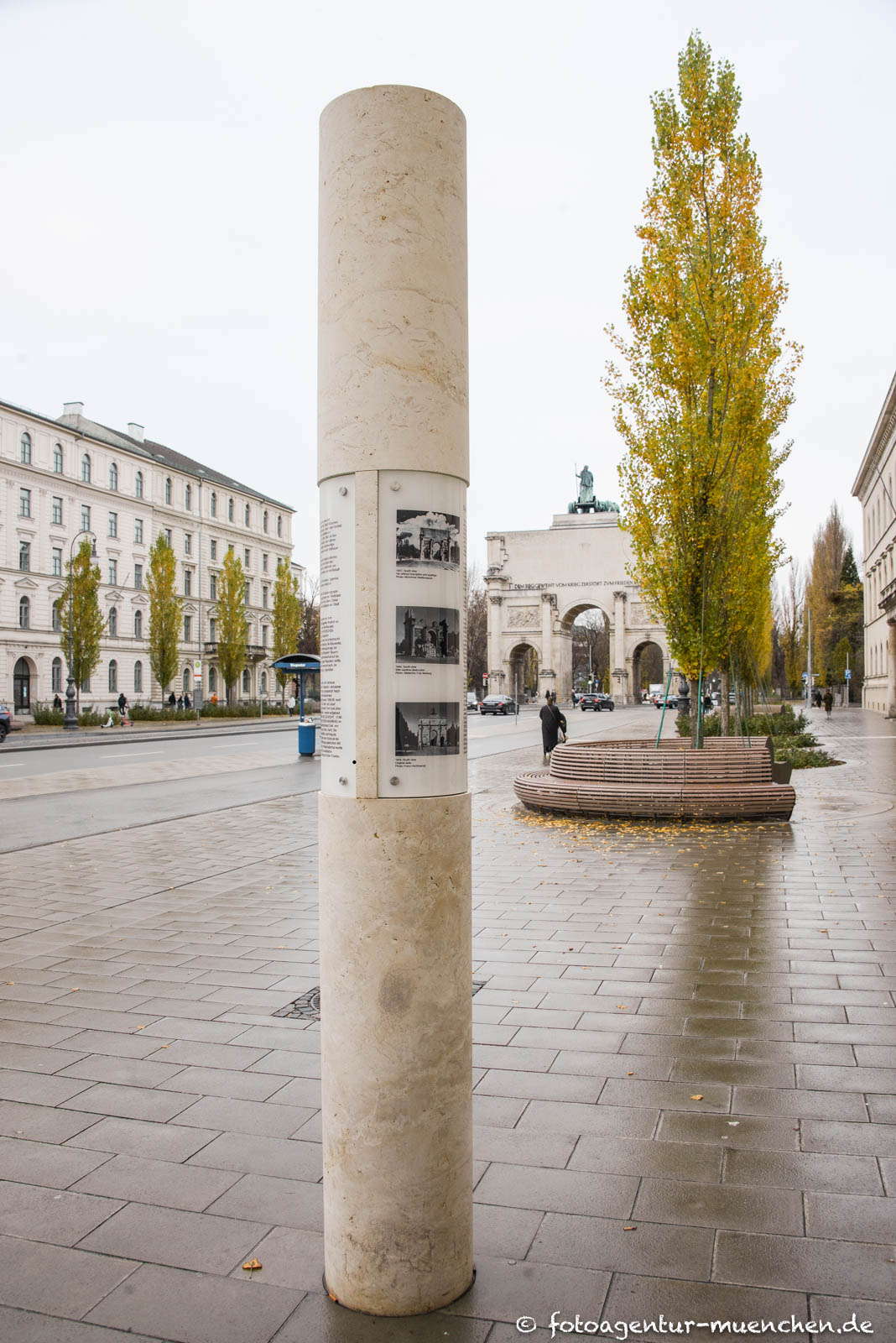 Infosäule - Siegestor