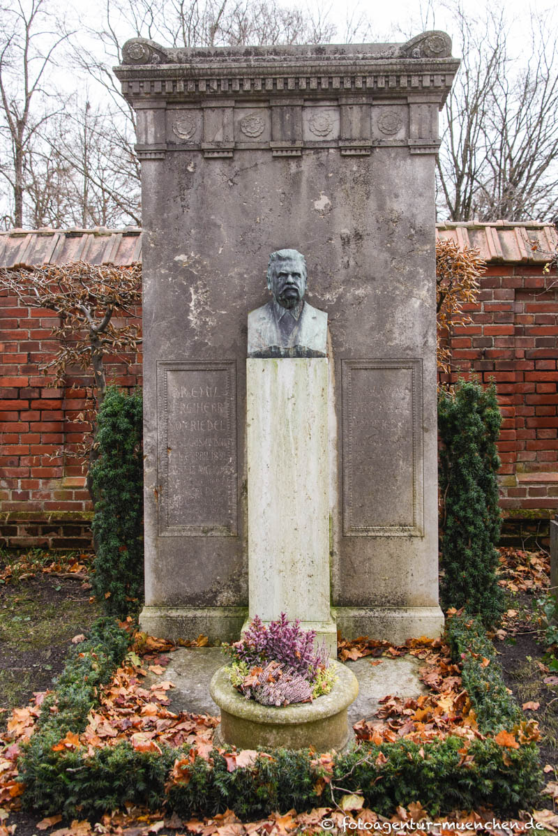 Riedel Emil von