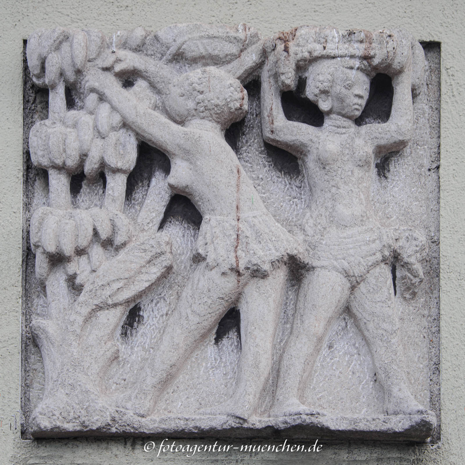Relief Bananenpflückerinnen
