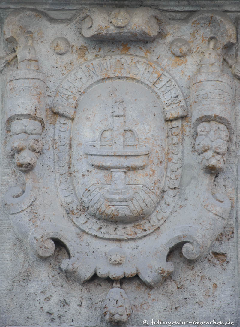 Emblem - Gesundheitswesen – Denkmal/Kunstwerk in München