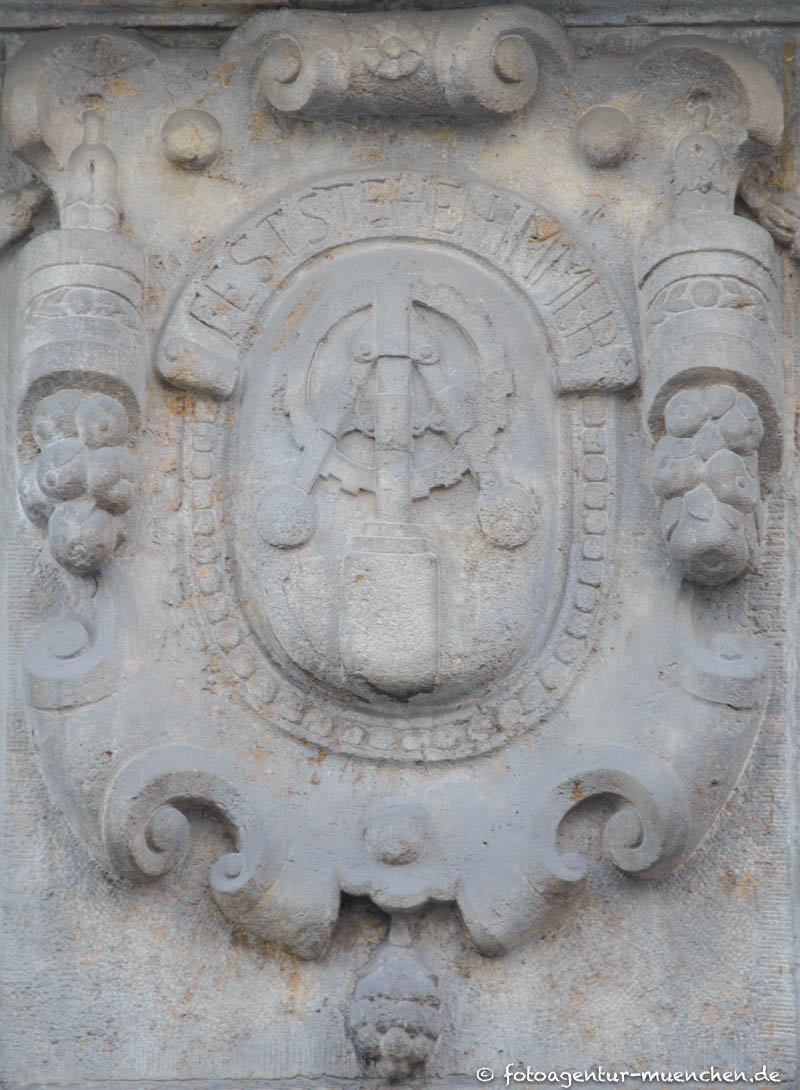 Emblem - Maschinenbau – Denkmal/Kunstwerk in München