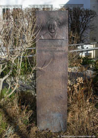 Relief - Mathilde Jörres – Foto aus München