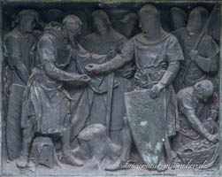 Kaiser-Ludwig-Denkmal - Relief 2 – Foto aus München