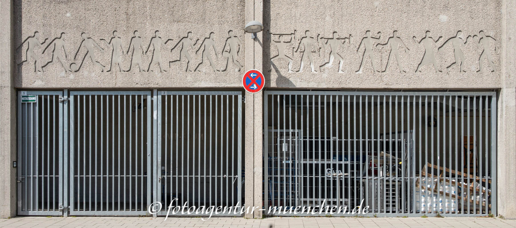 Reliefs am Stadion des TSV 1860 München – Denkmal/Kunstwerk in München